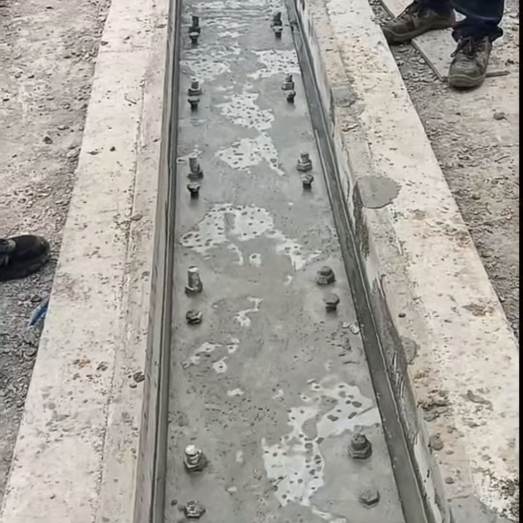 深圳港口码头起重机龙门吊重型机械设备稳固用早强快凝轨道胶泥